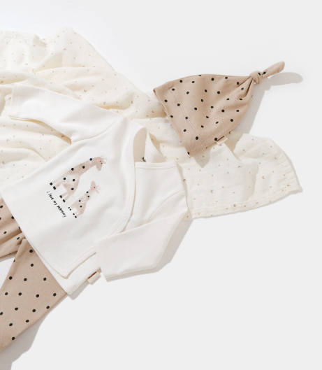 Pureopia — Organic Baby set — Khaki Beige Giraffe
